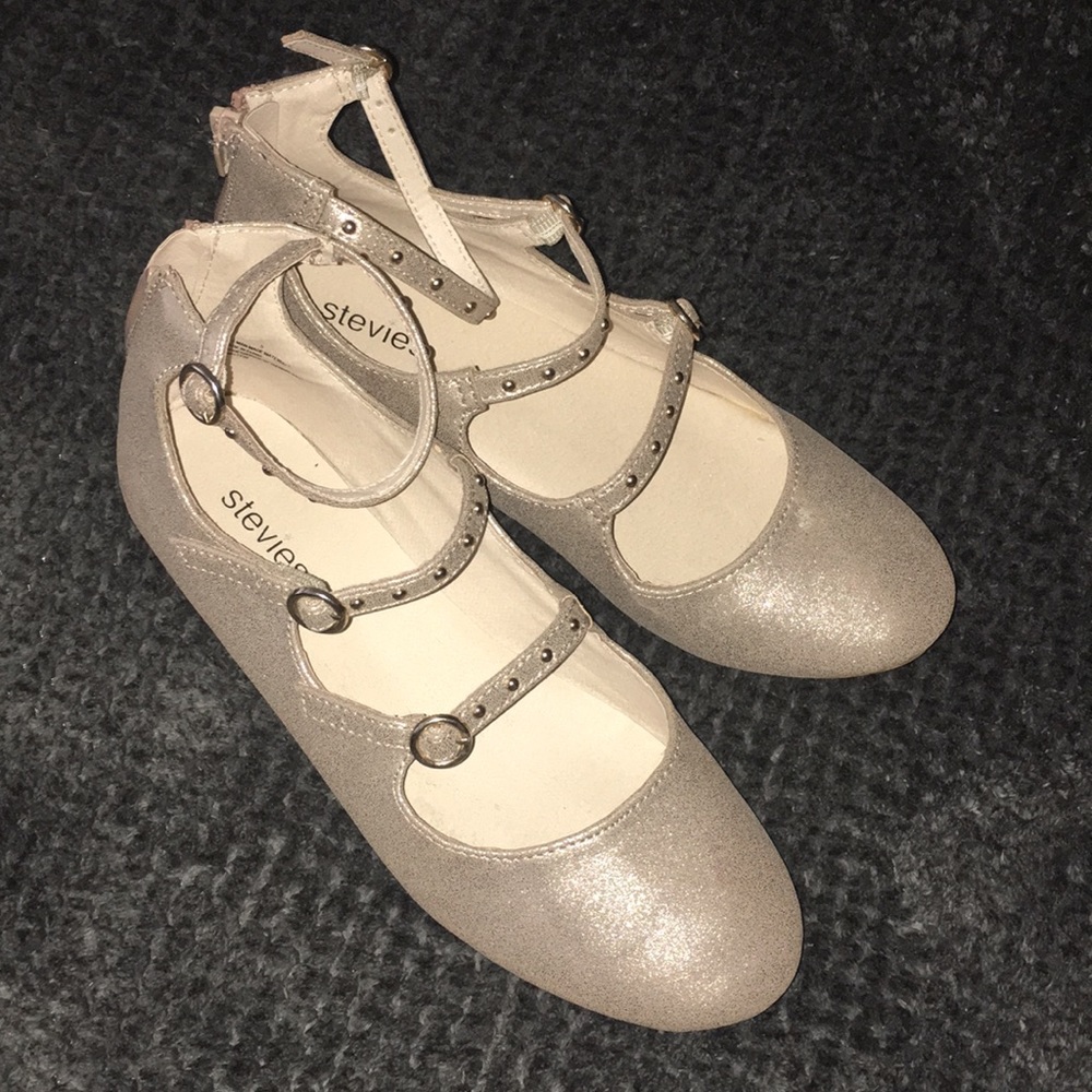 Sparkly gold girls shoes